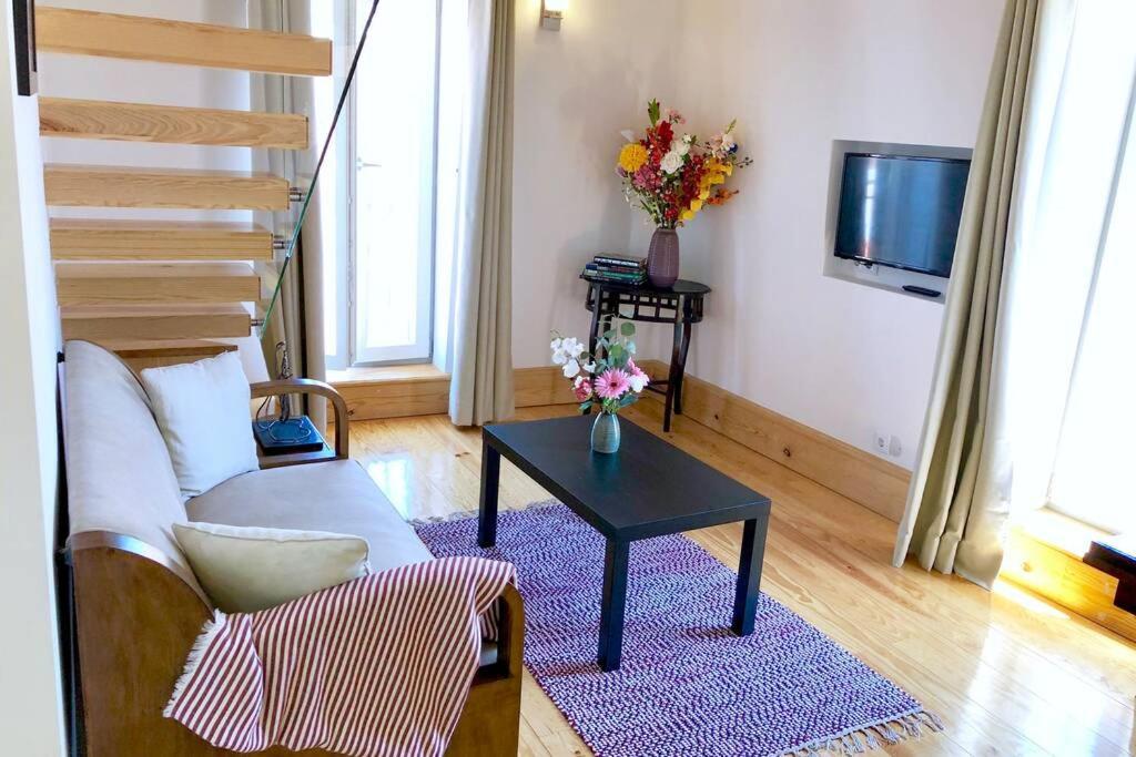 32 Top - Center Of Lisbon Duplex Apartment, Barrio Alto ภายนอก รูปภาพ