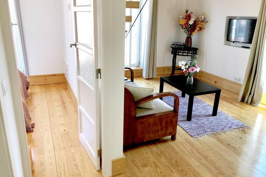 32 Top - Center Of Lisbon Duplex Apartment, Barrio Alto ภายนอก รูปภาพ
