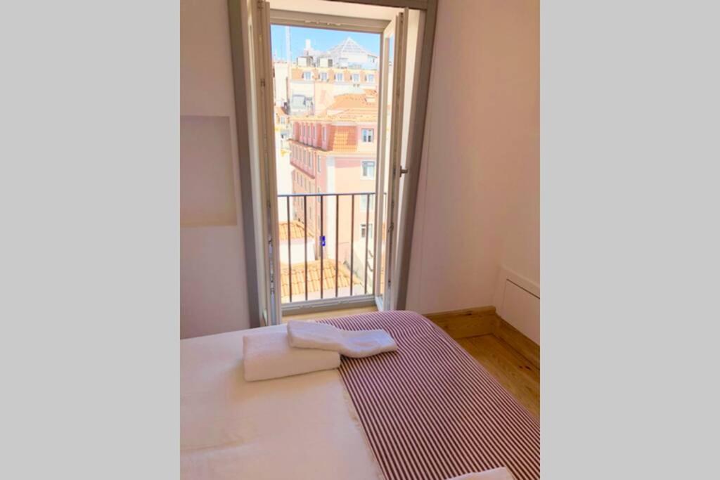 32 Top - Center Of Lisbon Duplex Apartment, Barrio Alto ภายนอก รูปภาพ