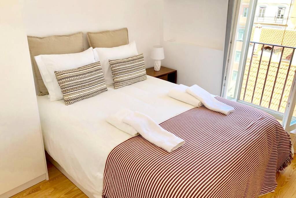 32 Top - Center Of Lisbon Duplex Apartment, Barrio Alto ภายนอก รูปภาพ